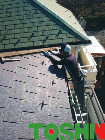 コロニアル屋根の修理