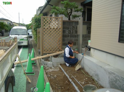 機能門柱の取付